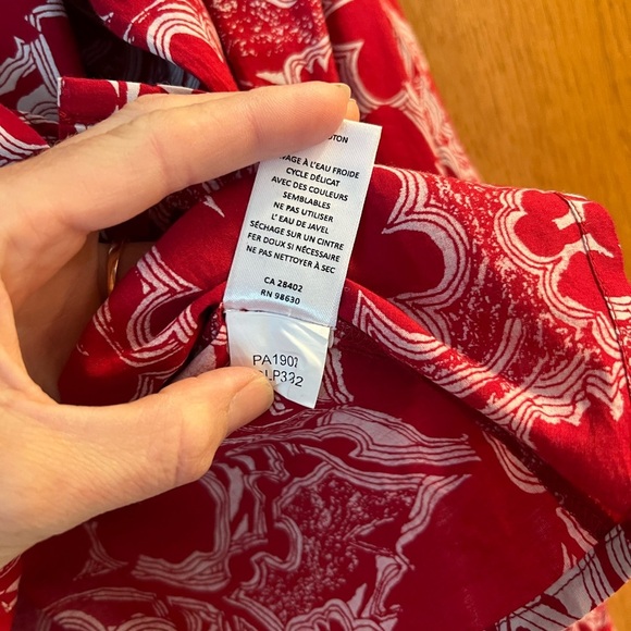 Lilla P Women's Long Sleeve Button Front Red & silver Floral Blouse Size large - Picture 5 of 7